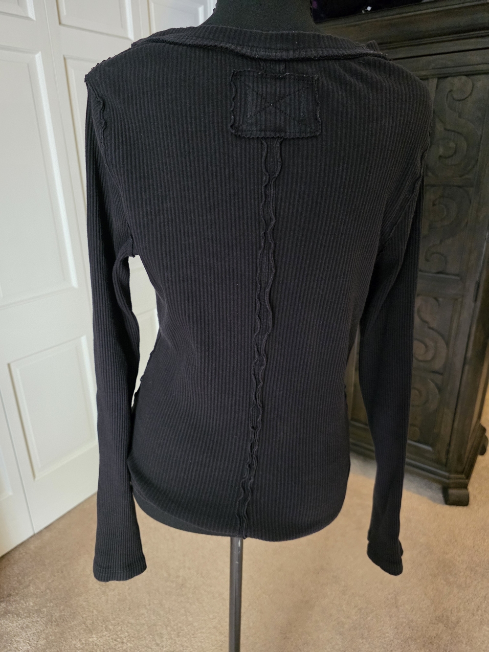 We The Free Black Ribbed Long Sleeve Button Front Henley Top Size Large - Picture 2 of 4